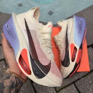 NIKE AIR ZOOM ALPHAFLY NEXT% 3 COCONUT MILK AMETHYST FD8315-101 SIZE 8 WOMEN